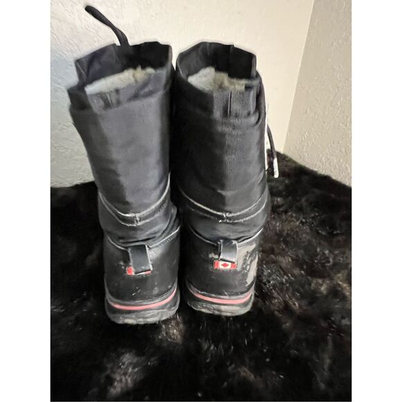 Pajar Barrington Faux Shearling Lined Duck Boot. Size 9 - 9.5
